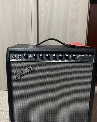 Amplificatore fender champion 40 pari al nuovo