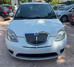 Lancia Ypsilon 1.4 Argento Ecochic GPL