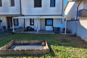 Villetta a schiera di 192 m² con 4 locali e box au