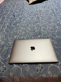 Macbook 11” parzialmente funzionante per ricambi