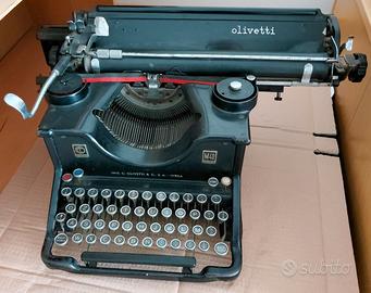 Macchina da scrivere Olivetti M40