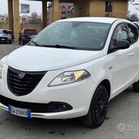 Lancia Ypsilon 0.9 TwinAir 85 CV 5 porte Metano Ec
