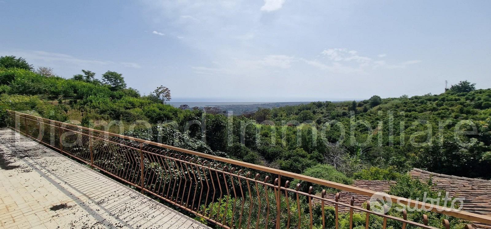 Terreno con fabbricati a Giarre - Vista 2