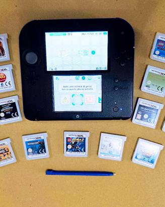 Consolle Nintendo 2DS + 17 giochi originali