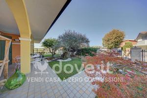Casa indipendente di 170 m² con 4 locali e box aut