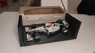 Minichamps 1/18 Petronas Schumacher Showcar 2010