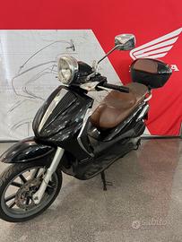 Piaggio Beverly 300 i.e. Tourer