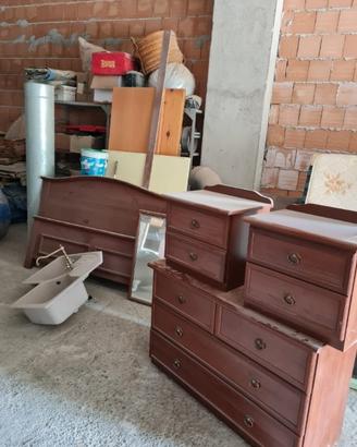 Comò e comodini in legno