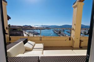 Attico con affaccio unico sul porto di Alghero
