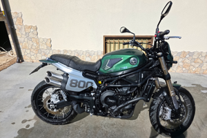 Benelli Leoncino 800 trail