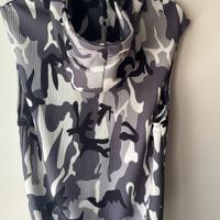 Completo felpa smanicata e pantaloncini con lacci