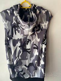 Completo felpa smanicata e pantaloncini con lacci