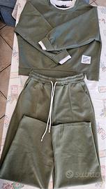 Tuta da donna verde militare