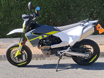 Husqvarna 701 Supermoto 2022