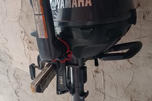 Motore fuoribordo Yamaha 4 tempi a benzina
