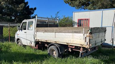 Iveco Daily con Cassone