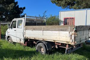 Iveco Daily con Cassone