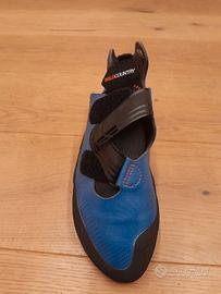 Scarpe da scalata nuove