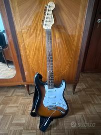 Fender squier stratocaster più amplifier