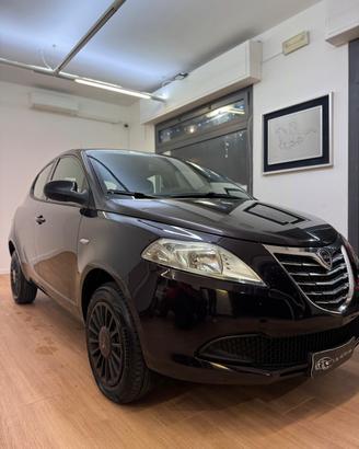 Lancia Ypsilon 0.9 TwinAir 85 CV 5 porte S&S Gold