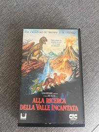 Vhs “Alla Ricerc_a della valle incantata”
