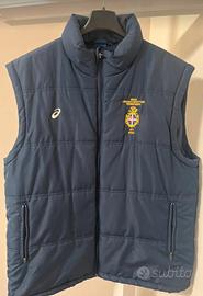 Gilet smanicato imbottito
Marca Asics
Colore blu
