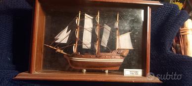 barchetta inserita nel vetro