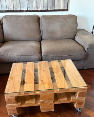 Tavolino salotto in pallet con piano in vetro