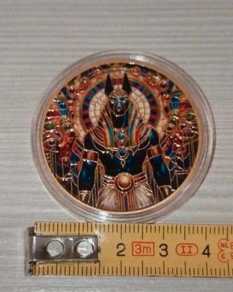 Moneta Portafortuna Amuleto Egiziano Anubi Sfinge 