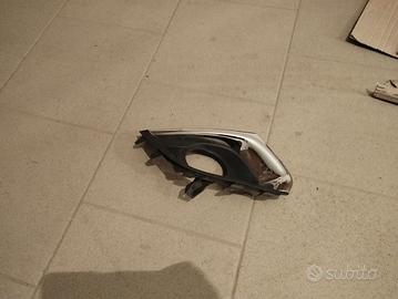 Modanatura fendinebbia cromata 