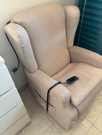 Poltrona alzapersona 2 motori Made in Italy