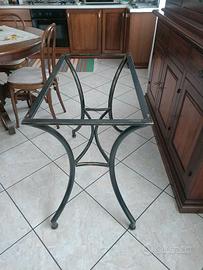 Tavolino e 4  sedie in ferro battuto (da interni)