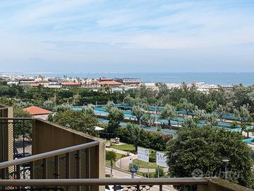 Fronte mare con 2 camere e posto auto