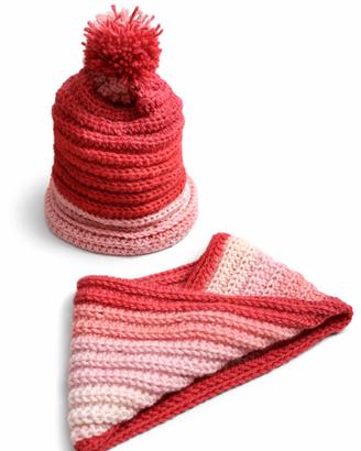 Set cappello e sciarpa uncinetto fatti a mano 