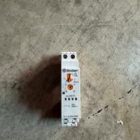 relè luci scale finder