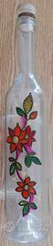 Bottiglia di vetro pitturata e decorata a mano