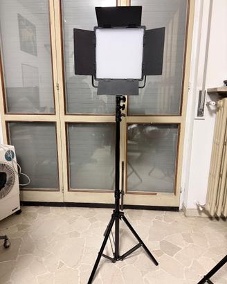 Kit 2 Pannelli da 600 Led l'uno + stativi