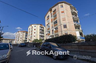 APPARTAMENTO DA RISTRUTTURARE DI AMPIA METRATURA