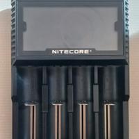 Caricabatterie Nitecore Digicharger D4