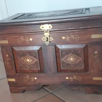 Cassapanca a baule etnico antico 