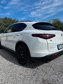 ALFA ROMEO STELVIO Q4. B-TECH Full 210cv