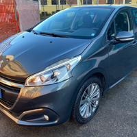 Peugeot 208 versione Allure 1.2 benzina UNICOP