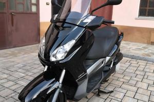 YAMAHA X-MAX 250