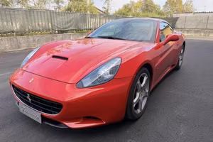 FERRARI California DCT