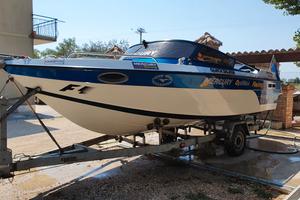 Barca semicabinata Acquaviva 6 mt