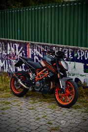 KTM Duke 125 Akrapovic
