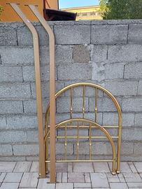 Letto in ottone e rete ortopedica in legno