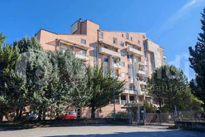 Appartamento con box - Zona Cretarossa