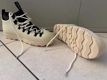 Scarpe marca Native color beige numero 40 nuove