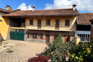 Rustico / Casale di 190 m² con più di 5 locali a V